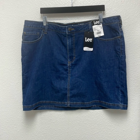 Lee Denim MIDRISE Skort Summer Sky Women’s 22M NWT Deep Dyed Skirt - Picture 1 of 7